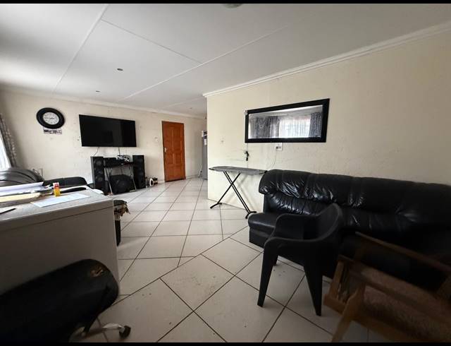 4 BEDROOM HOUSE FOR SALE IN TLHABANE WEST